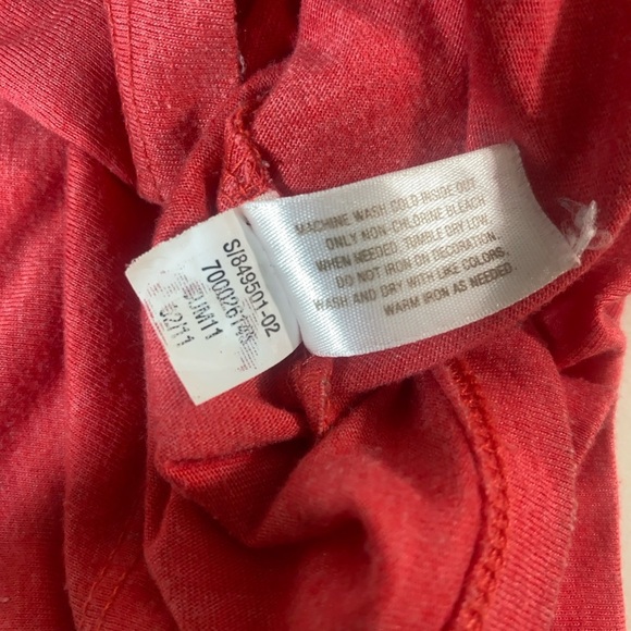 Old Navy Vibrant Red Graphic Tee - Picture 4 of 8